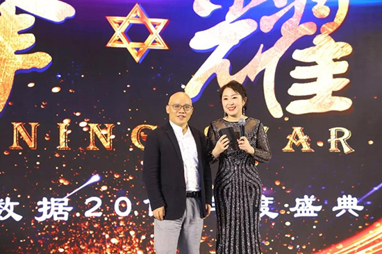 女人荫蒂被添全过程频