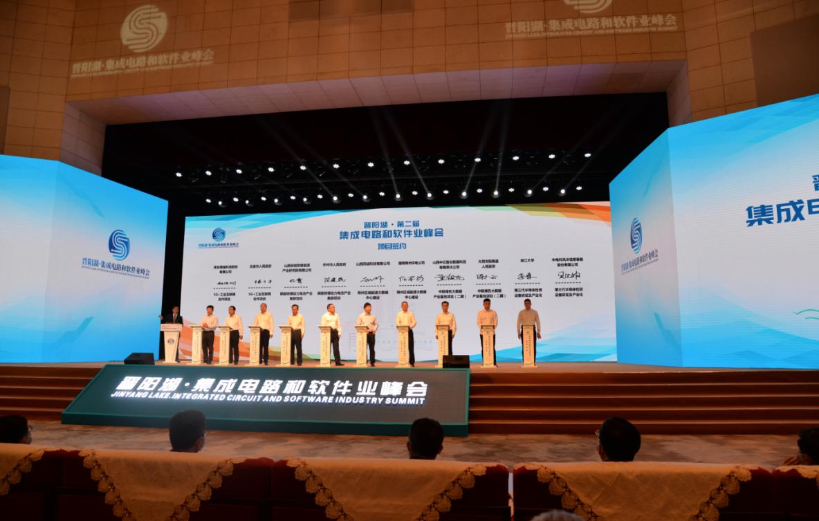 女人荫蒂被添全过程频