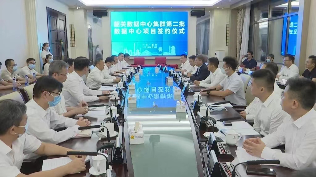 女人荫蒂被添全过程频