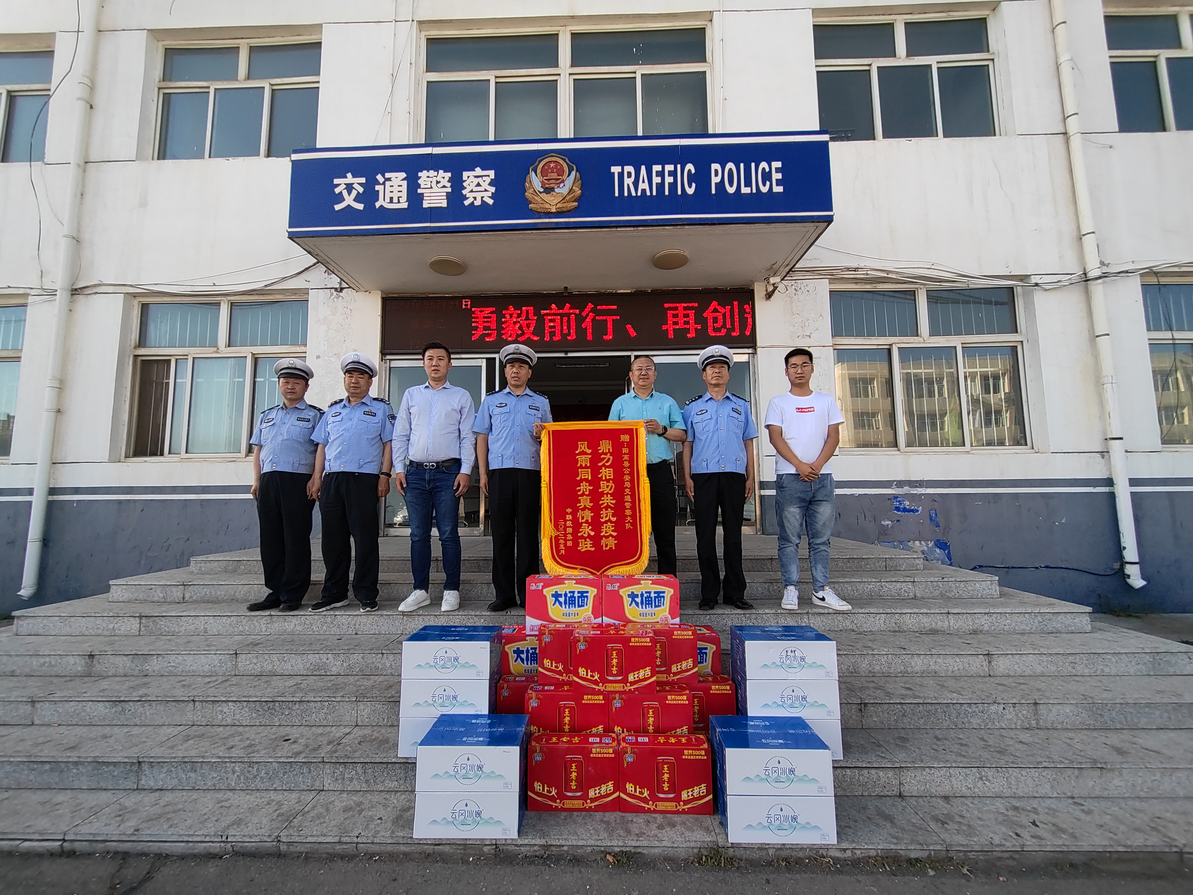 女人荫蒂被添全过程频