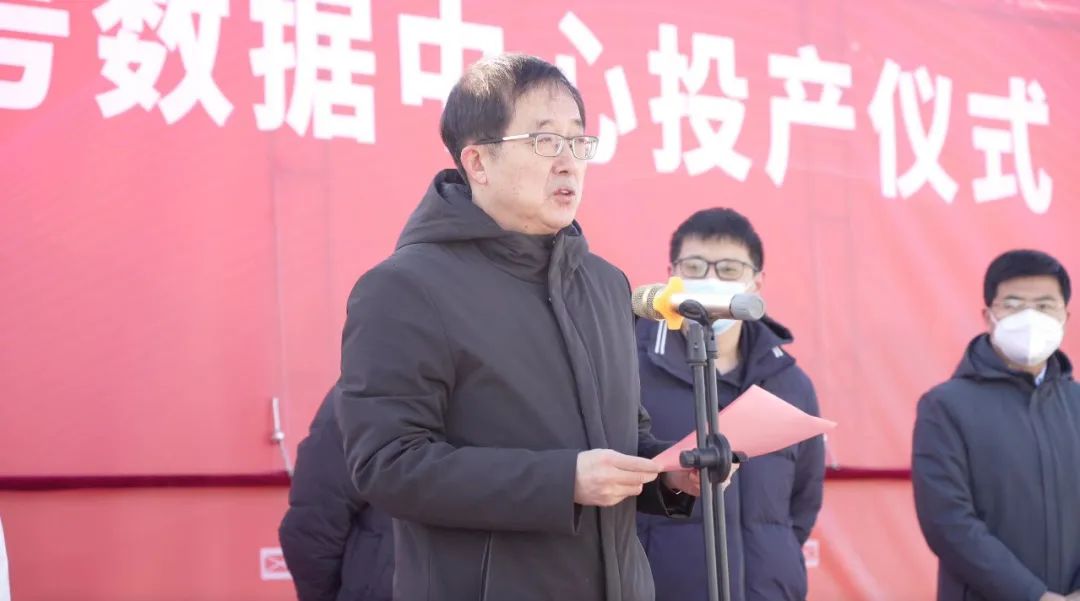 女人荫蒂被添全过程频
