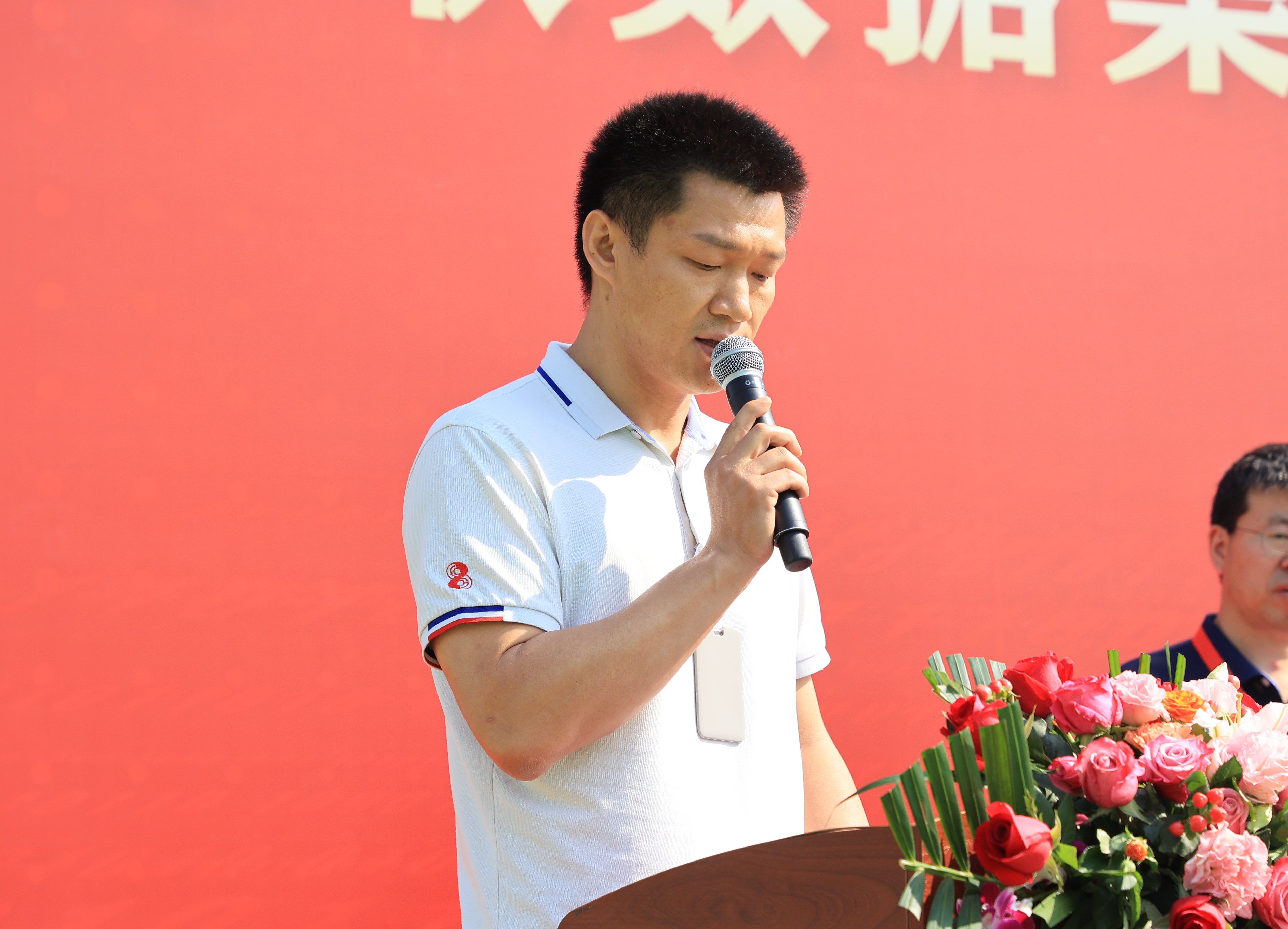 女人荫蒂被添全过程频