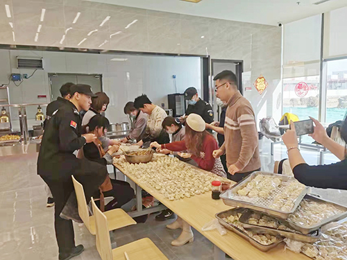女人荫蒂被添全过程频