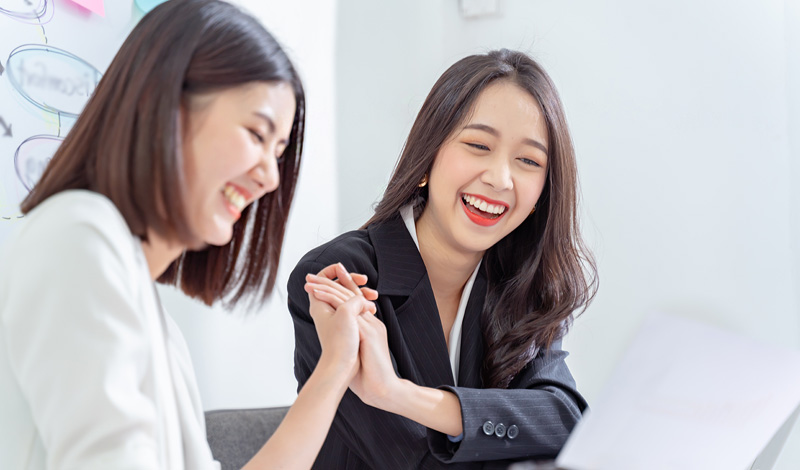 女人荫蒂被添全过程频