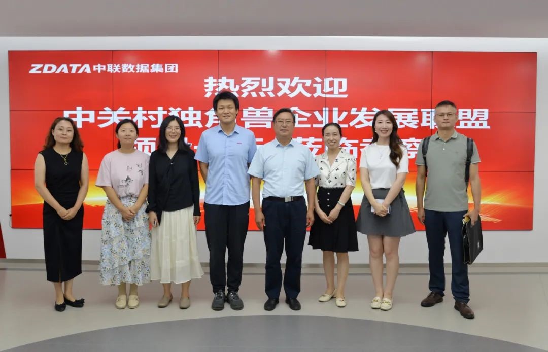 女人荫蒂被添全过程频