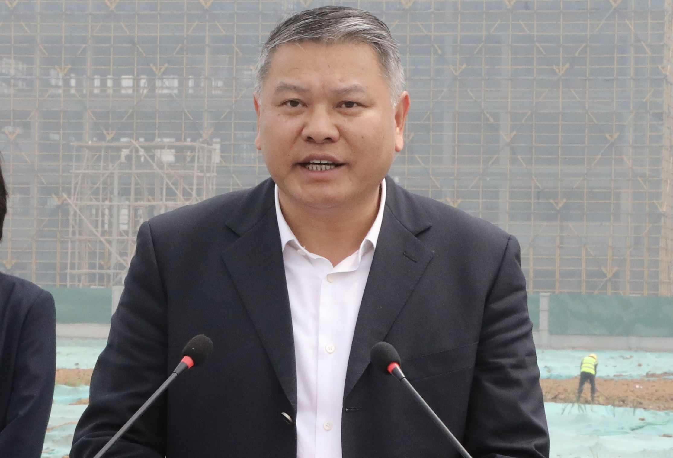女人荫蒂被添全过程频